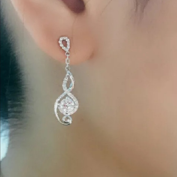 New 925 Silver Women White Sapphire drop earrings - Picture 3 of 5